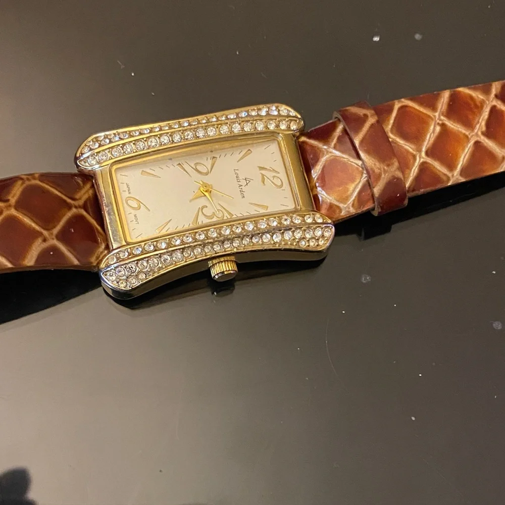 Luxurious Gold Women's Watch with Brown Strap